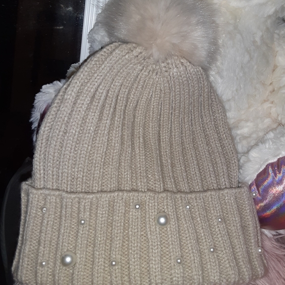 Hat - Picture 1 of 3